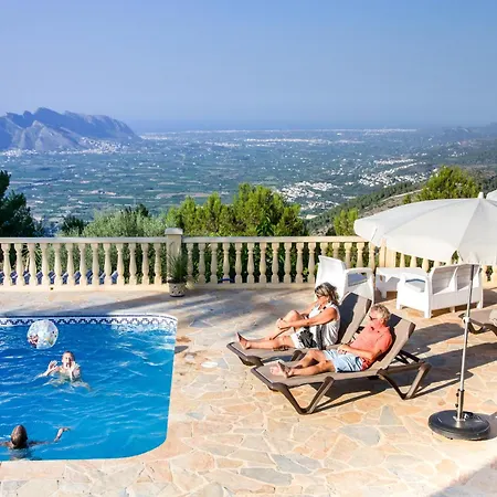 Casa Lennisa Campell